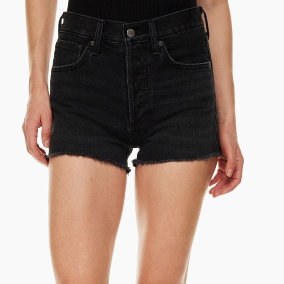 Aritzia Denim Forum
The Yoko Hi-Rise Jean Short black size 27 - Picture 1 of 11